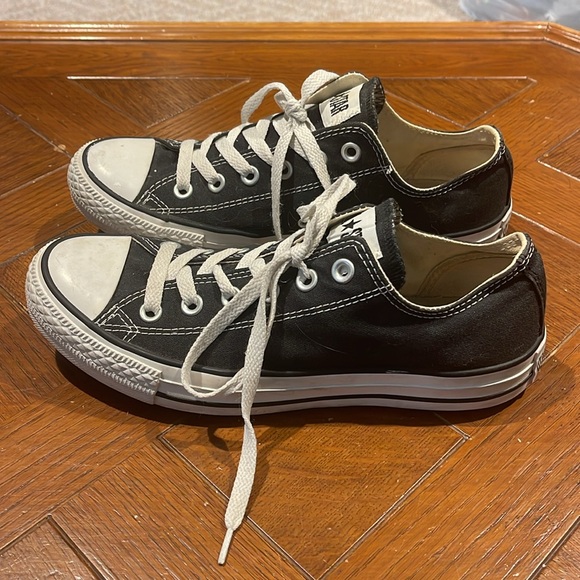 Converse Chuck Taylor All Stars - Sz 8.5 - Picture 3 of 12